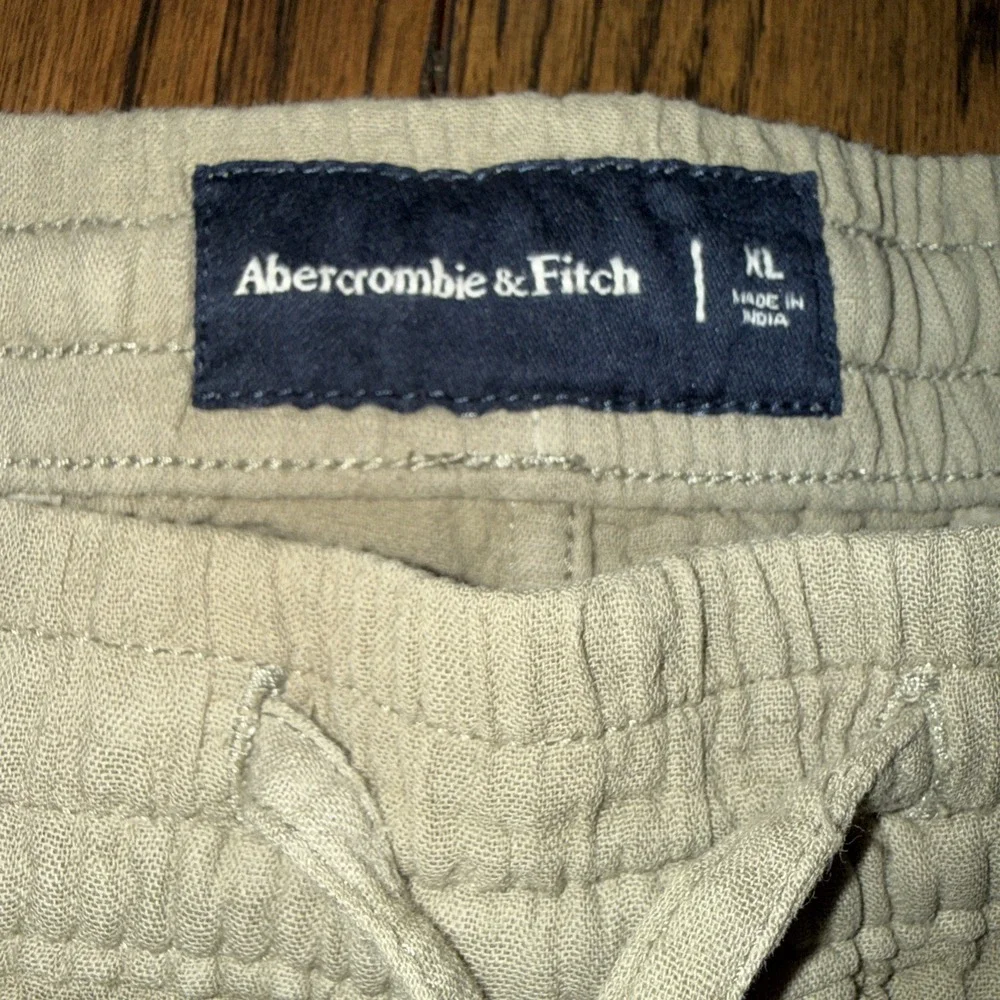 Abercrombie & Fitch Relaxed Pull On Short Size Extra Large XL New Beige 7" - Picture 4 of 9